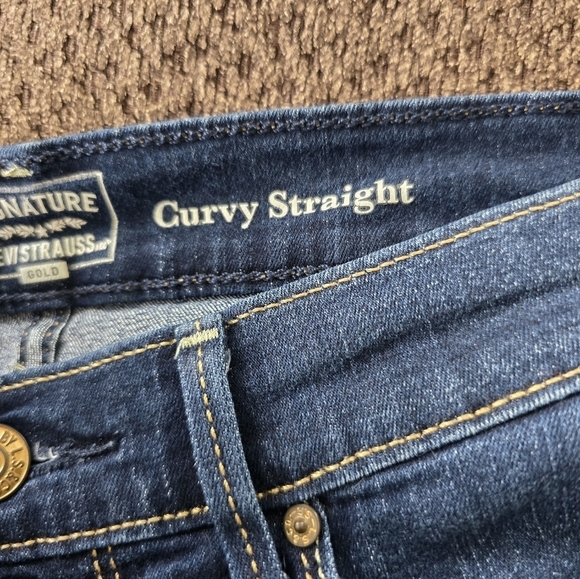 Levi Strauss Jeans Womens Straight-Leg 30×30 Light Washed Blue Mid Rise Curvy - Picture 6 of 12
